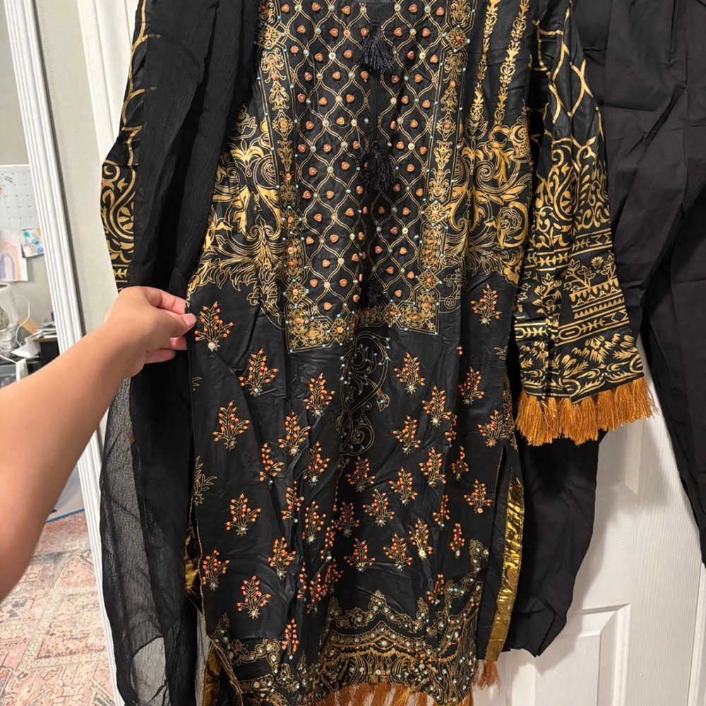 Pakistani Indian shalwar kameez formal suit